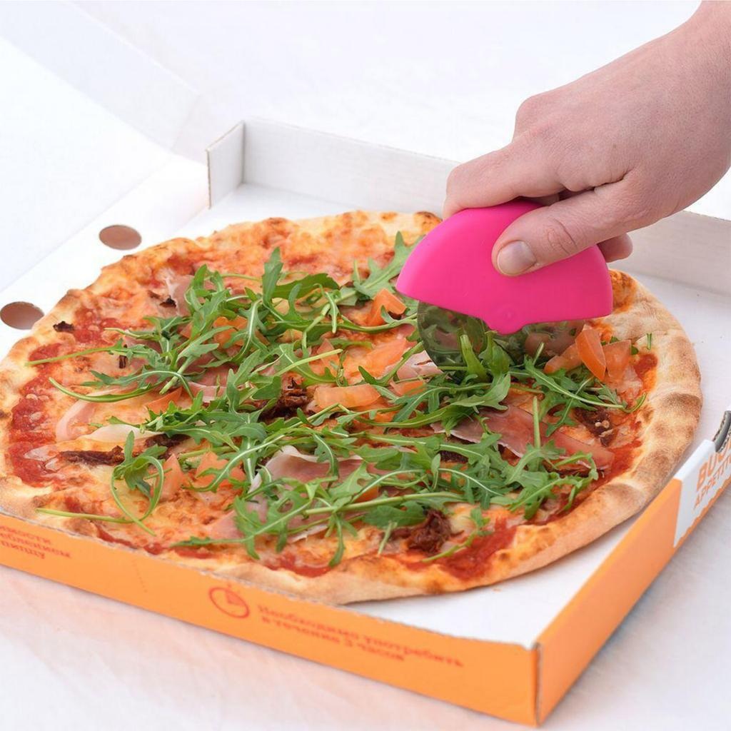 картинка Резак для пиццы и теста «РОЛЛЕР»